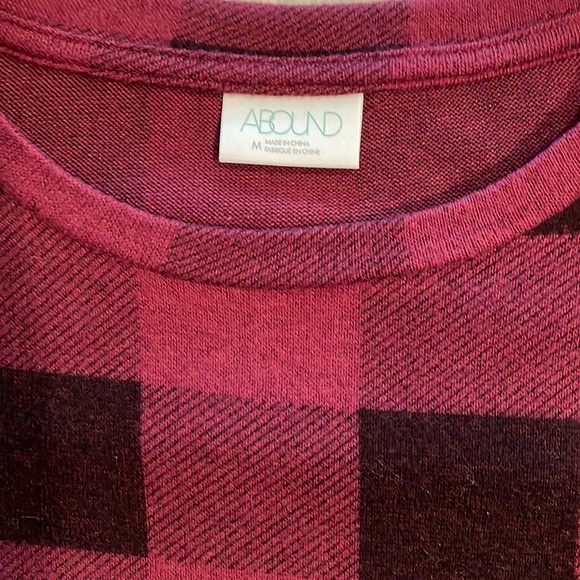 Abound red and black checker pattern top size med - Picture 2 of 4
